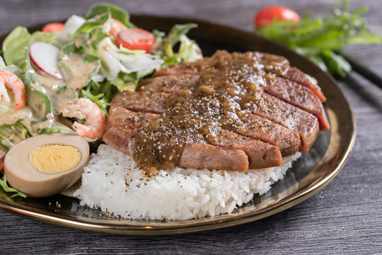 商务套餐牛排饭