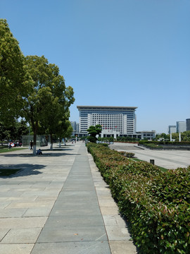 鄞州区政府大楼前市民广场