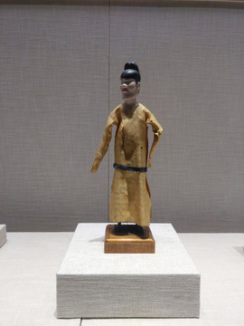 新疆博物馆唐代彩绘陶俑宦官俑