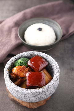 鲍鱼红烧肉捞饭