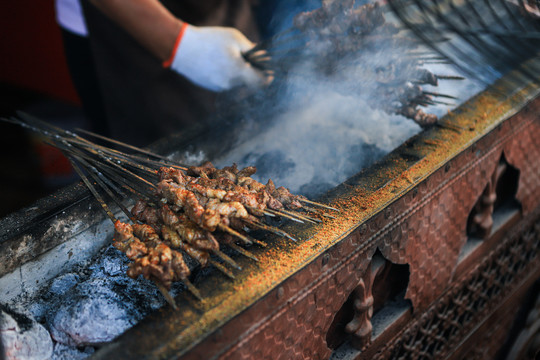 新疆夜市烤羊肉串