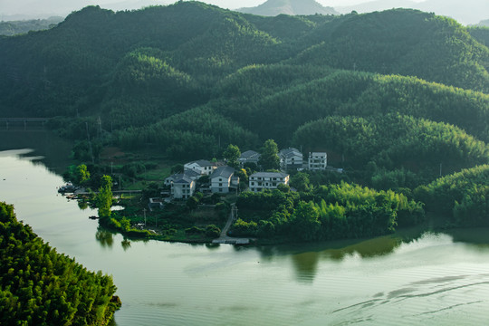 山青水秀新农村