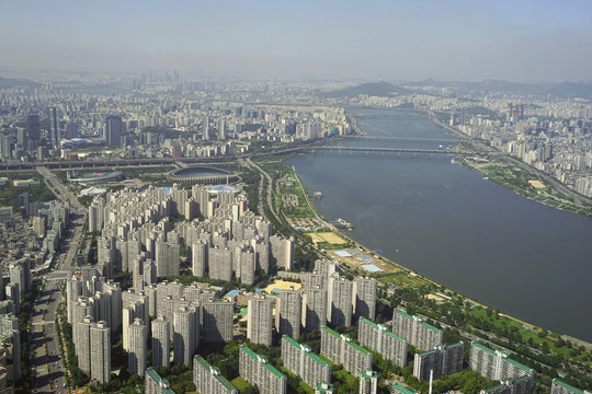 韩国首尔汉江两岸城市风光