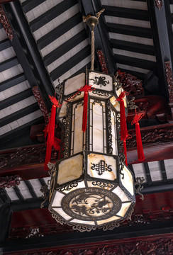 中式古建筑室内吊灯