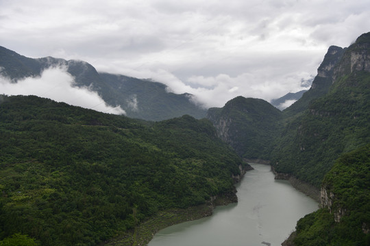 山水晨雾