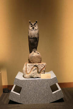 猫头鹰雕塑