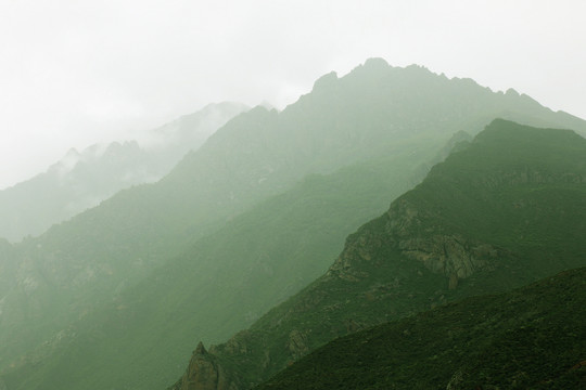 高山云雾自然风光