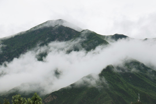 高山云雾自然风光