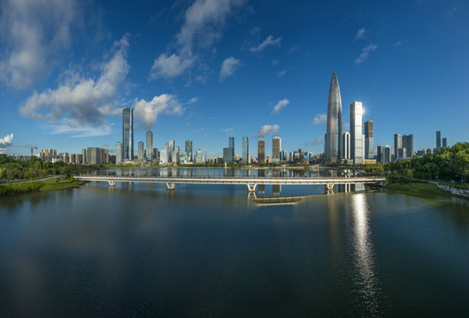 深圳湾人才公园滨海城市风光