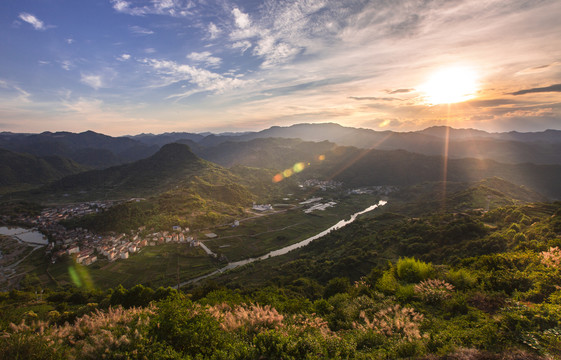 夕阳山景