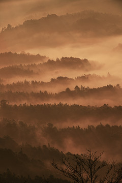 山峦叠嶂