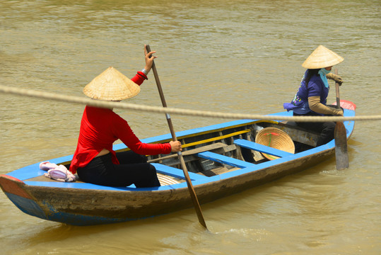 越南湄公码头的小木船