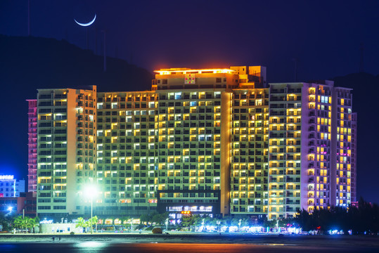 海滨酒店夜景