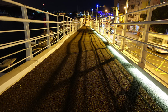台湾天桥夜景