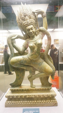 玉石雕女神像