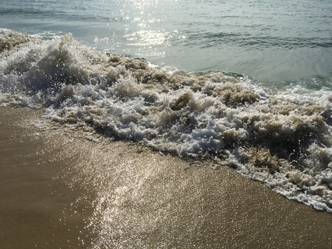 亚龙湾海滩海浪