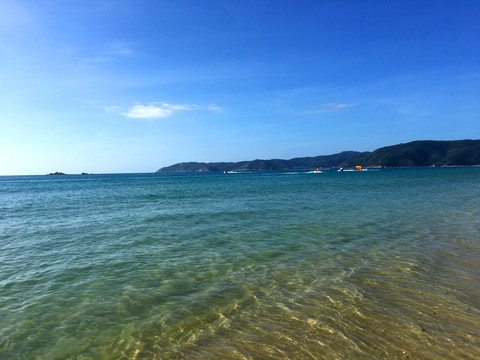 亚龙湾清澈海滩