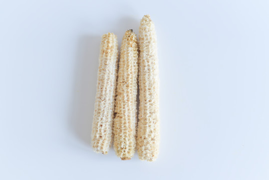 白色玉米芯