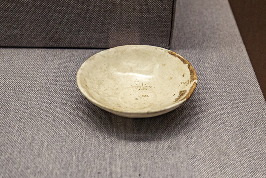 白釉瓷碗宋代