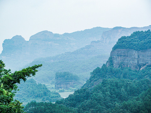 丹霞山长老峰