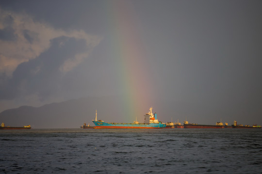 香港维多利亚港彩虹
