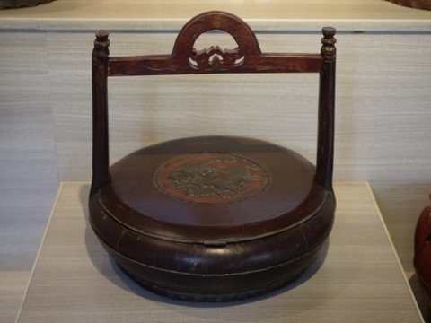 古代漆器提篮食盒