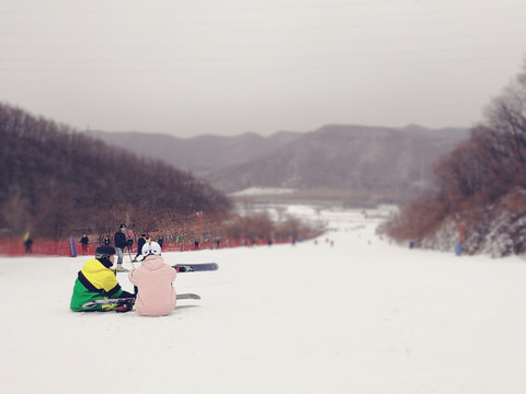 雪场浪漫一幕