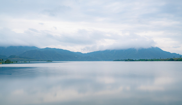 千岛湖畔湖景