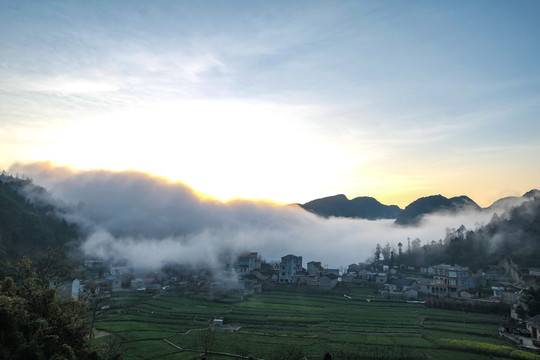 云南小山村风光