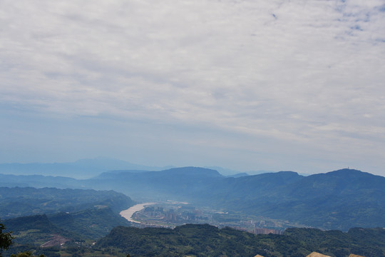 雅安蒙顶山上远眺