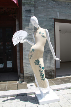 上海女人雕像