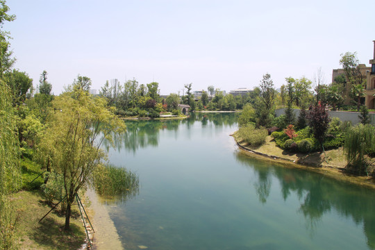 兴汉胜境汉源湖景色