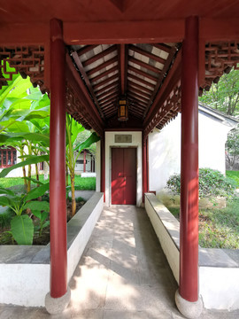 中式园林庭院长廊