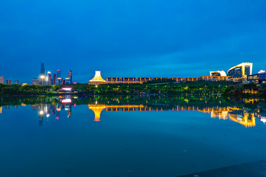 南宁城市天际线民歌湖夜景