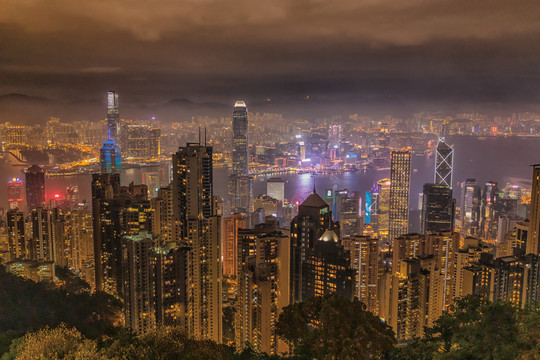 香港太平山顶俯拍维多利亚港夜景