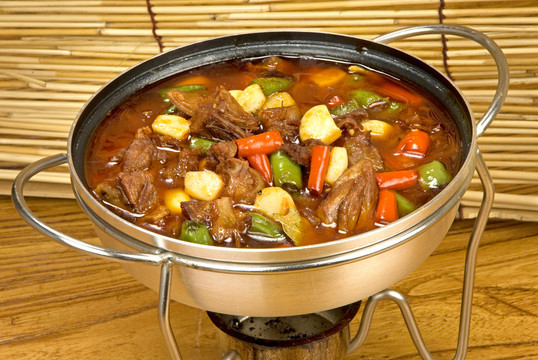 干锅带皮狗肉
