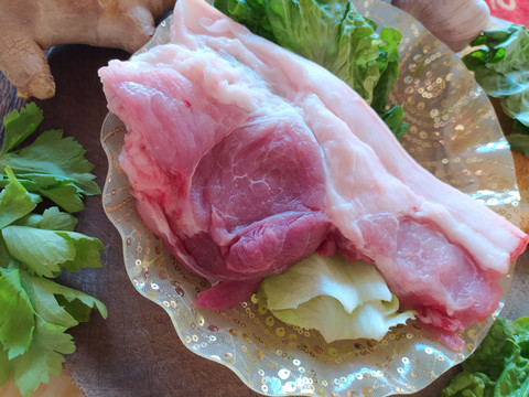 新鲜猪肉