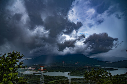 风雨欲来