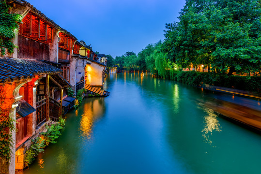 乌镇古镇临水民居老建筑夜景