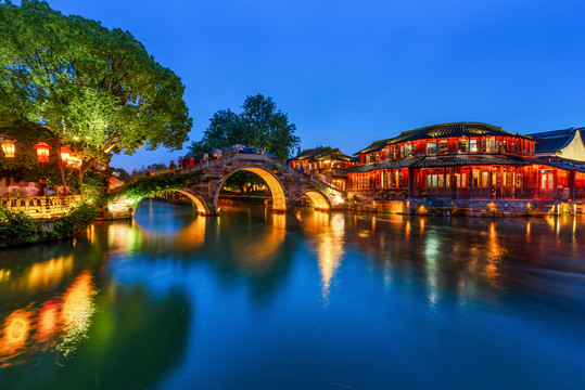 乌镇古镇临水民居老建筑夜景