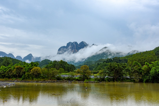 南丹山雾海风光