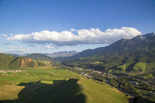 祁连卓尔山风景区