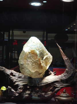 水晶原石艺术摆件
