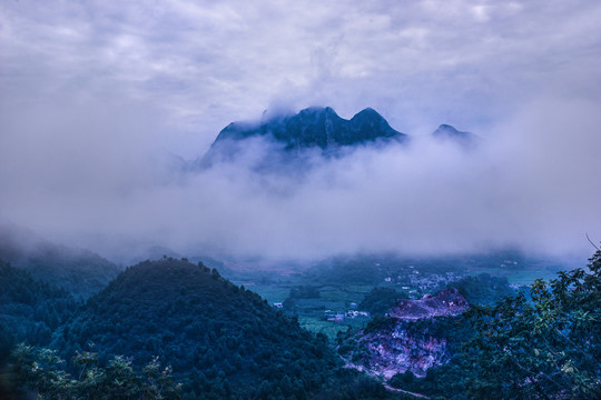 南丹山雾海风光