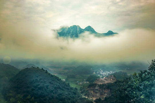 南丹山雾海风光