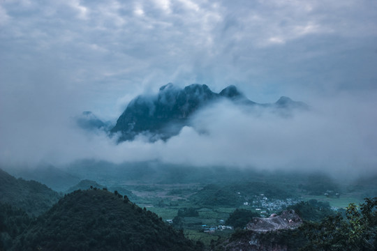 南丹山雾海风光