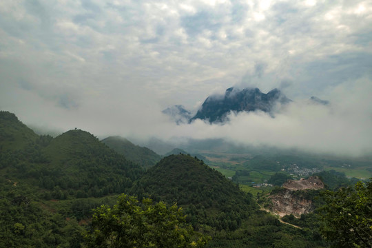 南丹山雾海风光