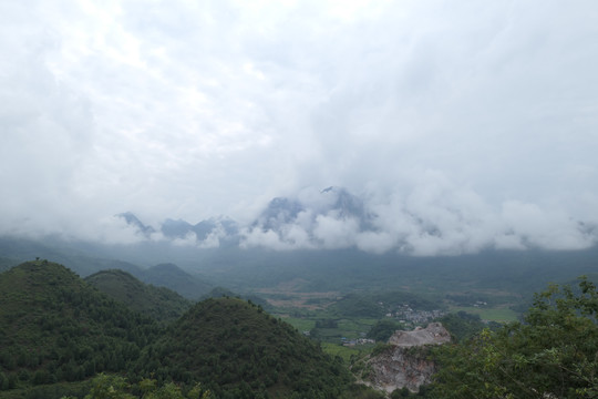 南丹山雾海风光