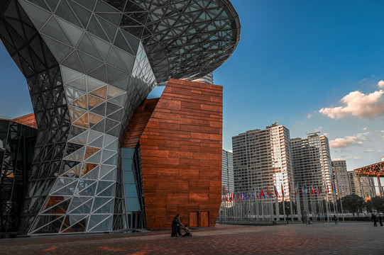 上海世博会博物馆异形建筑