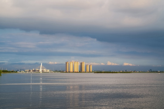 中国常州西太湖风光和现代建筑